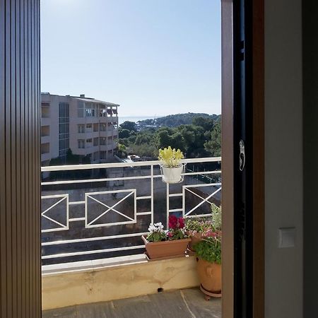 Lucyzen Apartment Athena Bagian luar foto